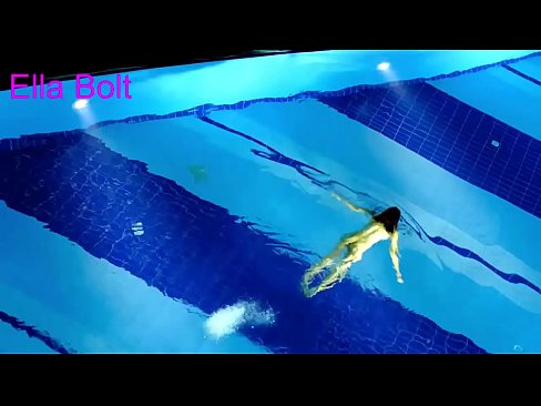 ❤️ నేను చూడటం ఆపలేను, ELLA BOLT రిసార్ట్ పూల్‌లో నగ్నంగా ఈత కొడుతూ దొరికిన యువ అందగత్తె ️❌ పోర్నో vk మా వద్ద ☑